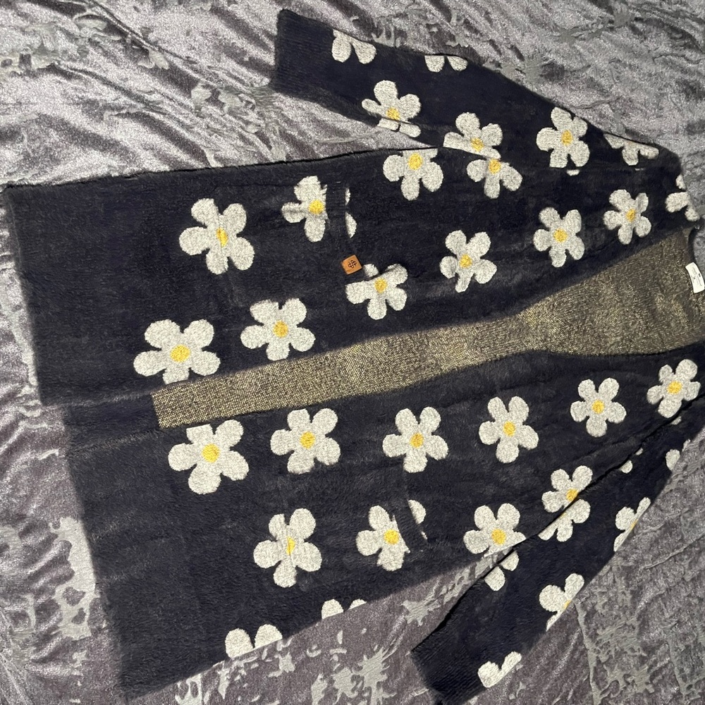 Simply Southern Daisy Sweater Cardigan | Soft Knit Floral | Size M | Spring